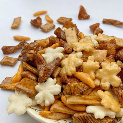 قیمت خوب عمده فروشی تنقلات خوشمزه تغذیه سس سویا ژاپنی مخلوط کراکر برنج اسنک آنلاین