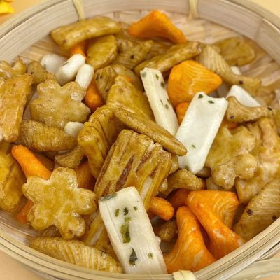 قیمت خوب کراکر برنج چند شکل جلبک دریایی مخلوط ژاپنی کراکر برنج آنلاین