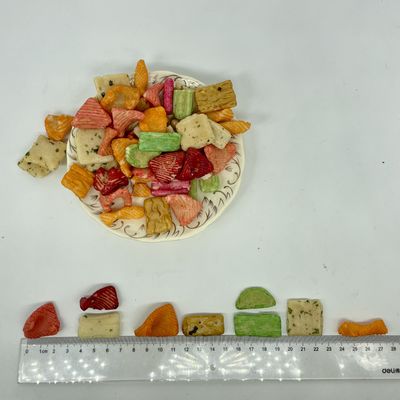 کریکر های برنج چسبناک خمیر شده با نشاسته تاپیوکا شکل های متعدد بسته بندی عمده 7.5 کیلوگرم