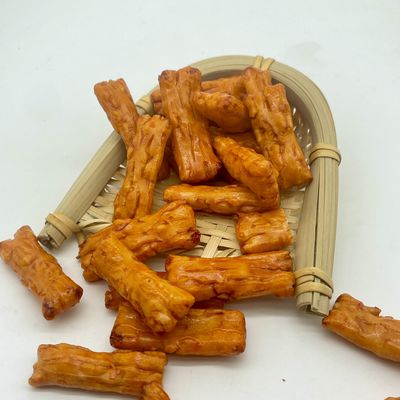 قیمت خوب کریکر برنج چسبناک میان وعده های تند کریکر برنج مستطیل طعم جسورانه شکل منحصر به فرد آنلاین